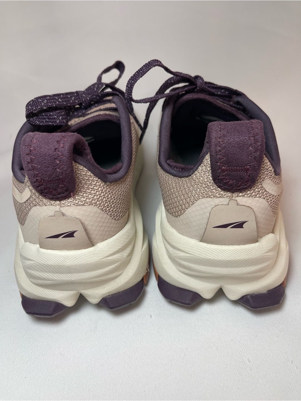 Altra Olympus 6 trail running shoe women’s 8.5 vibram soles - Picture 6 of 12